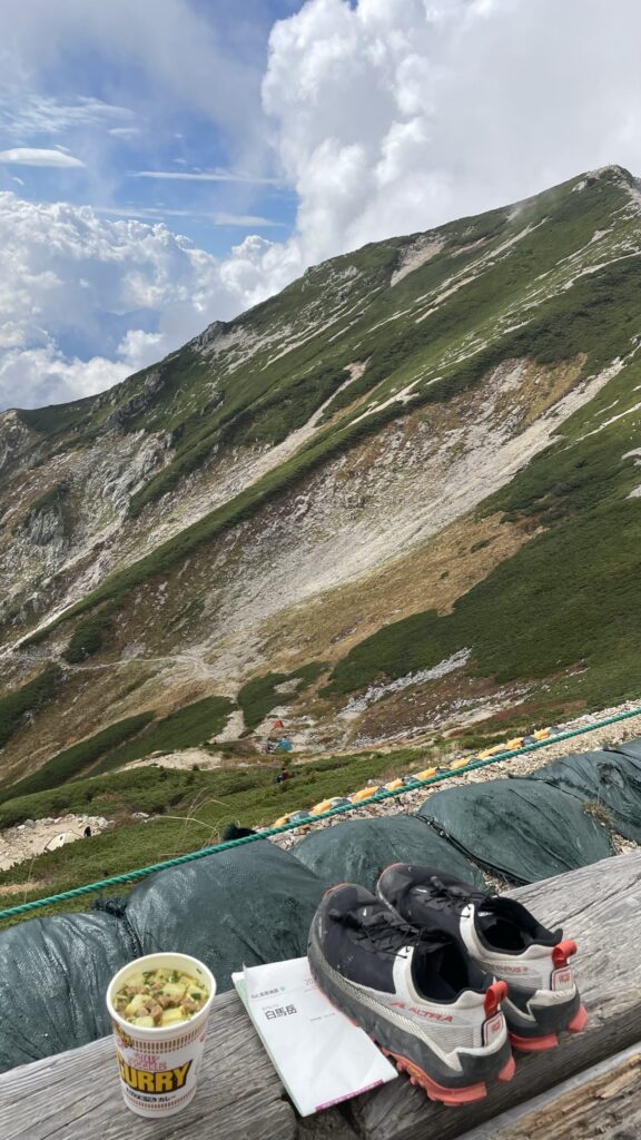 オリンパスとは、いろんな山に行ってきました。写真は北アルプス、涸沢〜奥穂高〜蝶ヶ岳、白馬〜五竜岳縦走。当時のオリンパス4と。